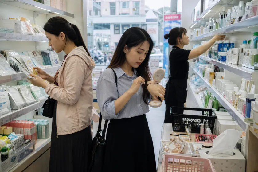 Vietnam’s K-beauty Boom: How Korean Brands Won 30% of the Cosmetics Market