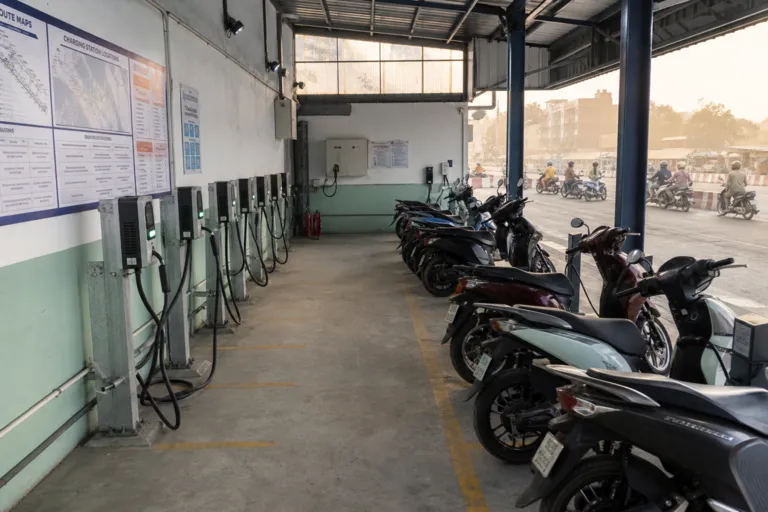 Hanoi’s 2026 Petrol Motorbike Ban: Inside the Vietnam Electric Motorbike Transition